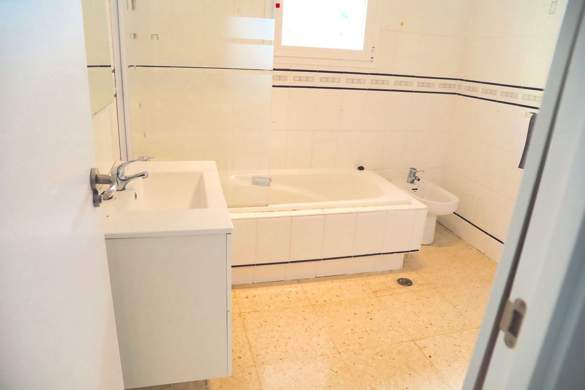 5 soverom Villa til salgs i La Capellania med svømmebasseng - € 1 250 000 (Ref: 9182599)