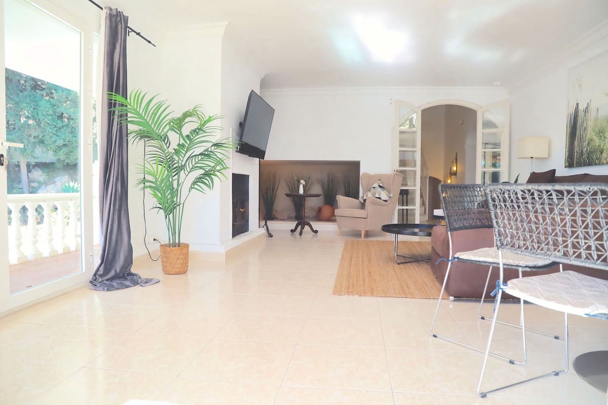 5 soverom Villa til salgs i La Capellania med svømmebasseng - € 1 250 000 (Ref: 9182599)