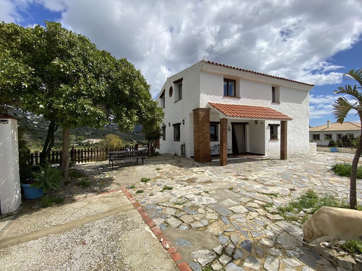 4 quarto Moradia para venda em Mijas com piscina - 550 000 € (Ref: 9182614)