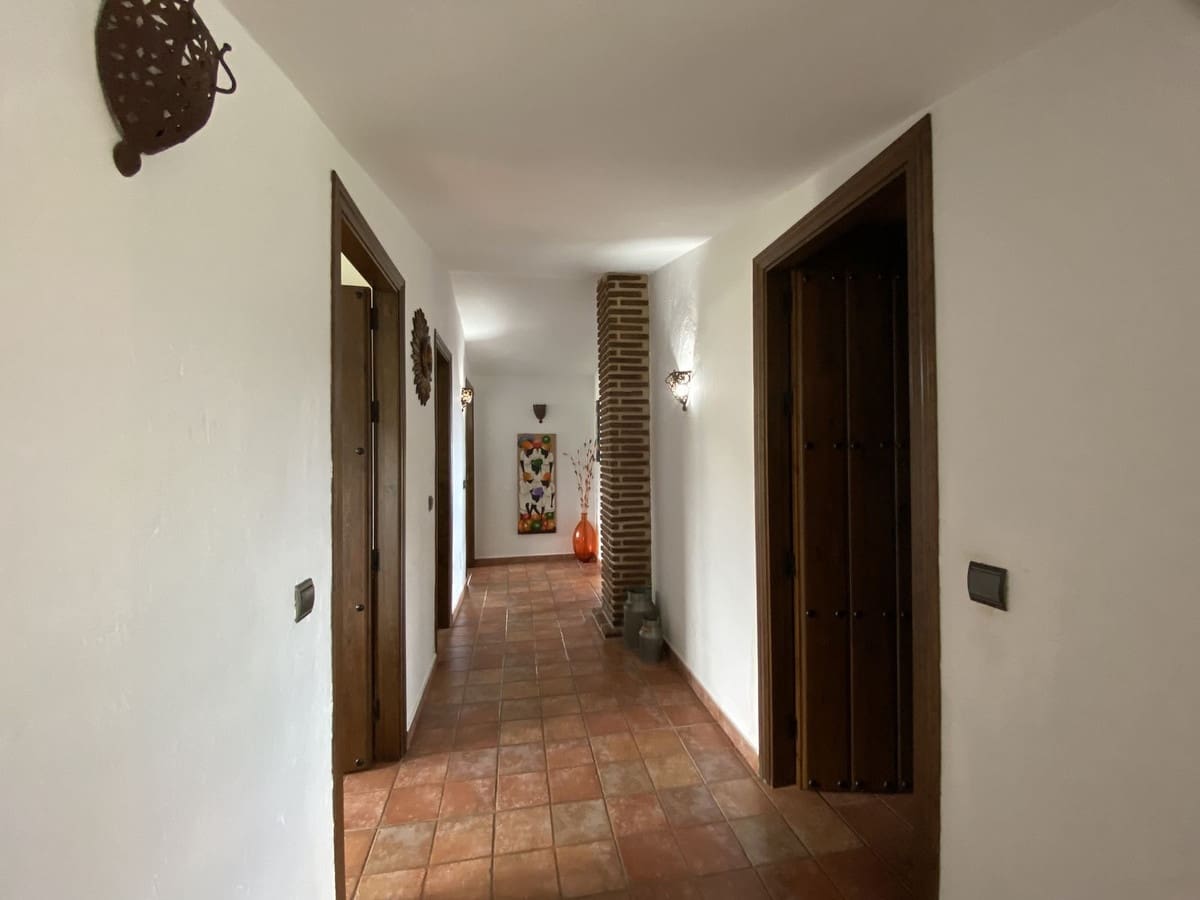4 quarto Moradia para venda em Mijas com piscina - 550 000 € (Ref: 9182614)
