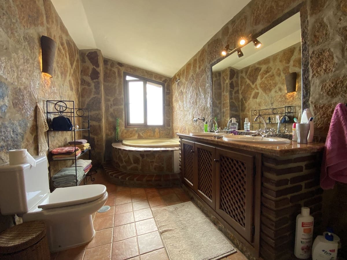 4 quarto Moradia para venda em Mijas com piscina - 550 000 € (Ref: 9182614)