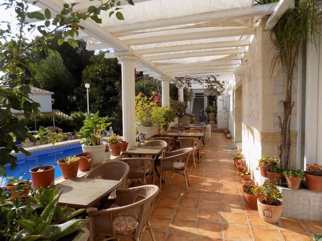 16 quarto Comercial para venda em Pueblo, Calpe / Calp com piscina garagem - 1 050 000 € (Ref: 9182654)