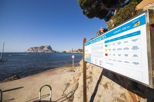 3 slaapkamer Villa te koop in Casco Urbano, Teulada-Moraira met zwembad - € 1.495.000 (Ref: 9182665)