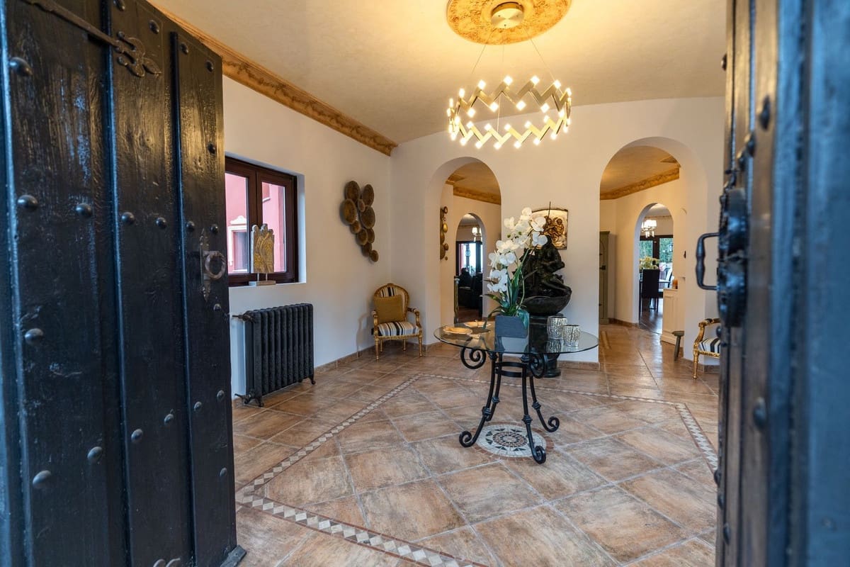 7 soverom Villa til salgs i Benalmadena Costa med svømmebasseng - € 2 500 000 (Ref: 9182673)