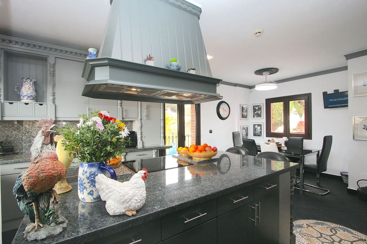 7 soverom Villa til salgs i Benalmadena Costa med svømmebasseng - € 2 500 000 (Ref: 9182673)