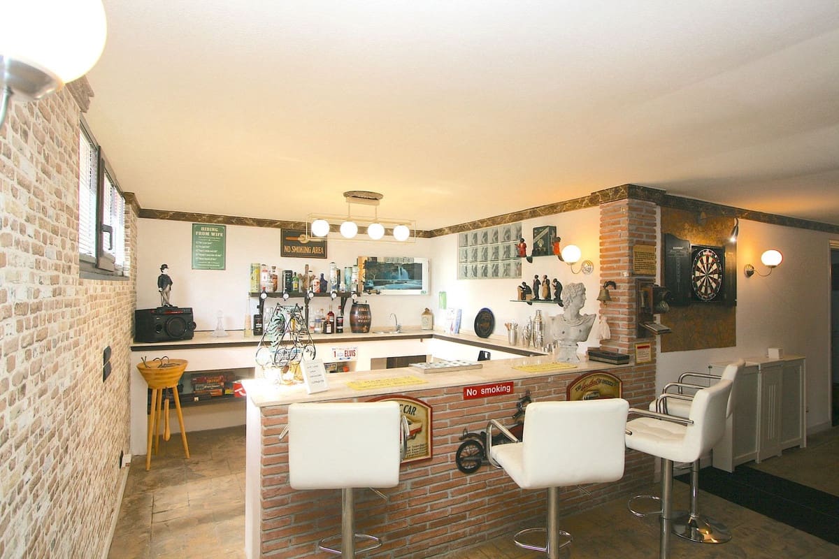 7 Zimmer Villa zu verkaufen in Benalmadena Costa mit Pool - 2.500.000 € (Ref: 9182673)