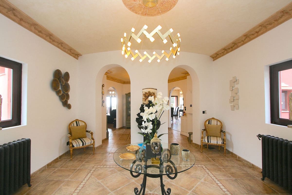 7 Zimmer Villa zu verkaufen in Benalmadena Costa mit Pool - 2.500.000 € (Ref: 9182673)