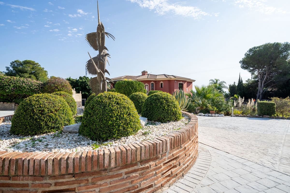 7 Zimmer Villa zu verkaufen in Benalmadena Costa mit Pool - 2.500.000 € (Ref: 9182673)