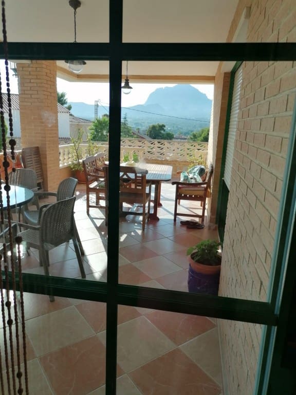 8 soverom Villa til salgs i Benidorm med svømmebasseng - € 890 000 (Ref: 9182694)