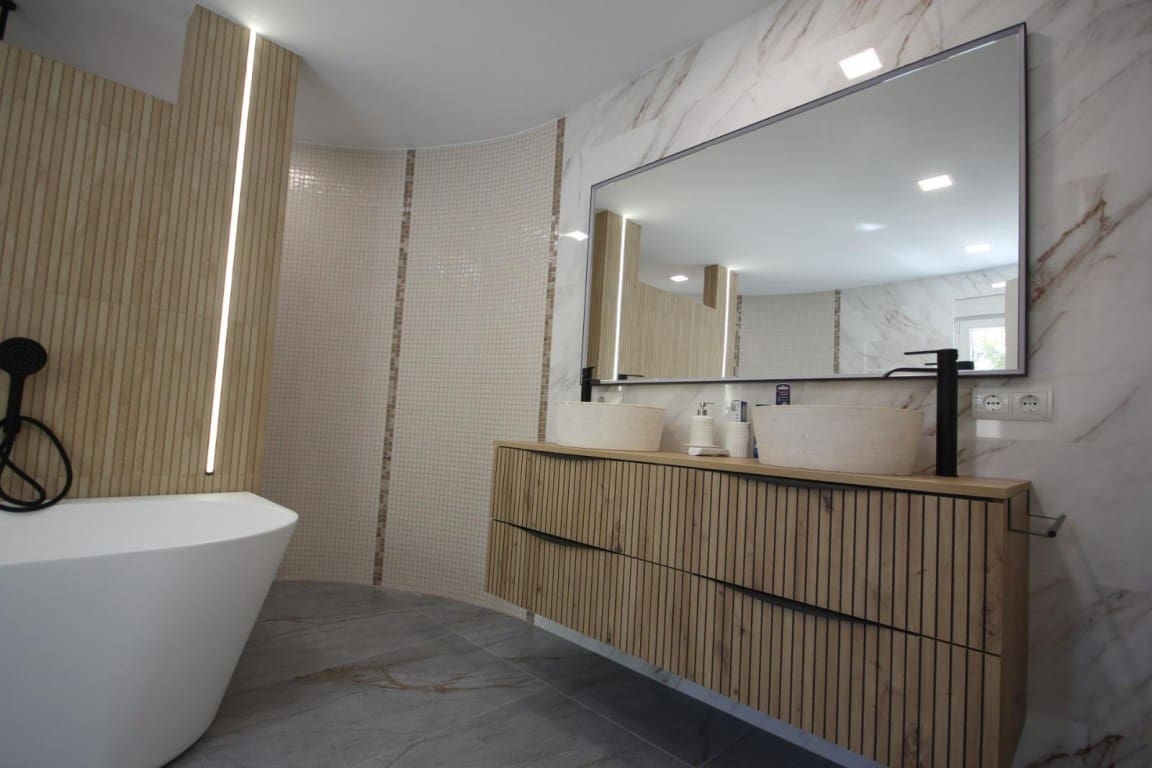 5 soverom Villa til salgs i La Nucia med svømmebasseng garasje - € 1 350 000 (Ref: 9182710)