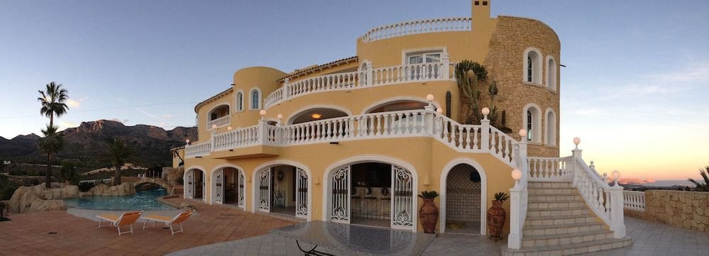 8 bedroom Villa for sale in La Nucia with pool garage - € 4,200,000 (Ref: 9182727)