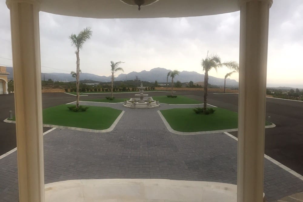 8 bedroom Villa for sale in La Nucia with pool garage - € 4,200,000 (Ref: 9182727)