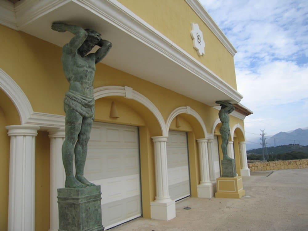 8 bedroom Villa for sale in La Nucia with pool garage - € 4,200,000 (Ref: 9182727)