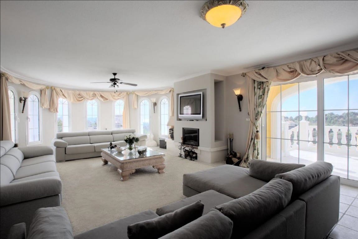 8 bedroom Villa for sale in La Nucia with pool garage - € 4,200,000 (Ref: 9182727)