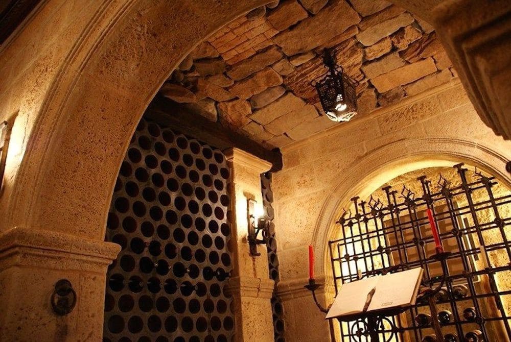 8 bedroom Villa for sale in La Nucia with pool garage - € 4,200,000 (Ref: 9182727)