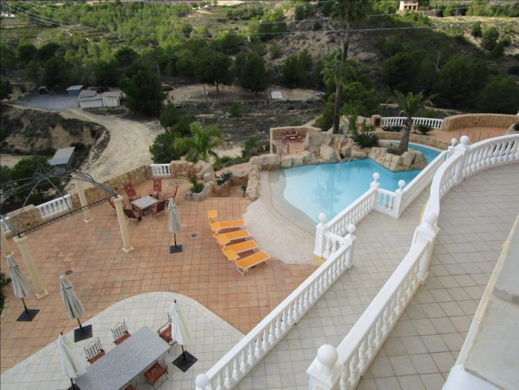 8 bedroom Villa for sale in La Nucia with pool garage - € 4,200,000 (Ref: 9182727)