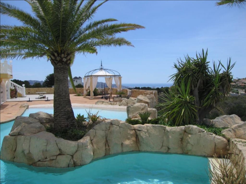 8 bedroom Villa for sale in La Nucia with pool garage - € 4,200,000 (Ref: 9182727)