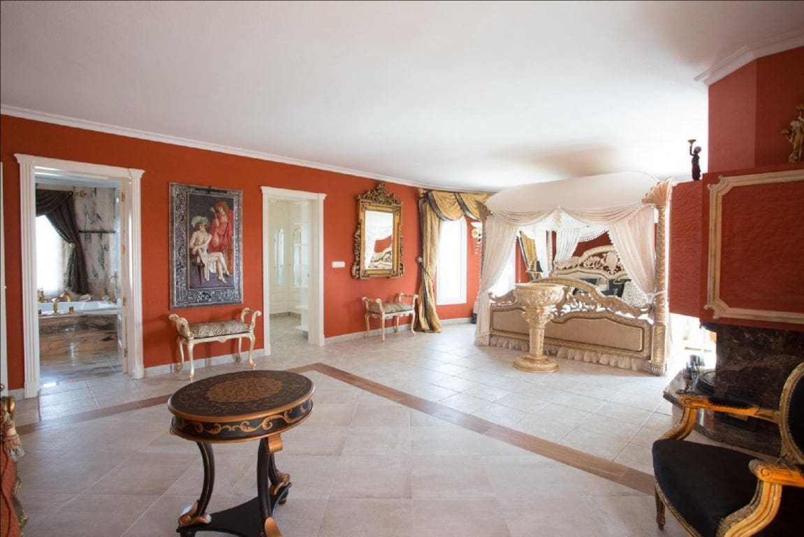 8 bedroom Villa for sale in La Nucia with pool garage - € 4,200,000 (Ref: 9182727)