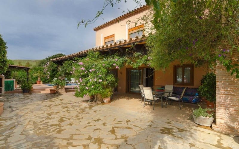 4 slaapkamer Finca/Landhuis te koop in Estepona met zwembad - € 817.000 (Ref: 9182743)