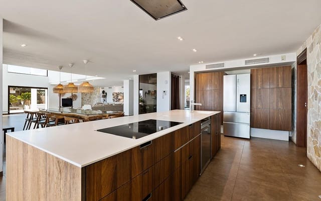 8 slaapkamer Villa te koop in La Alquería, Estepona met zwembad garage - € 3.750.000 (Ref: 9182744)