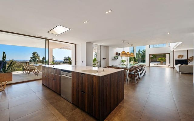 8 slaapkamer Villa te koop in La Alquería, Estepona met zwembad garage - € 3.750.000 (Ref: 9182744)