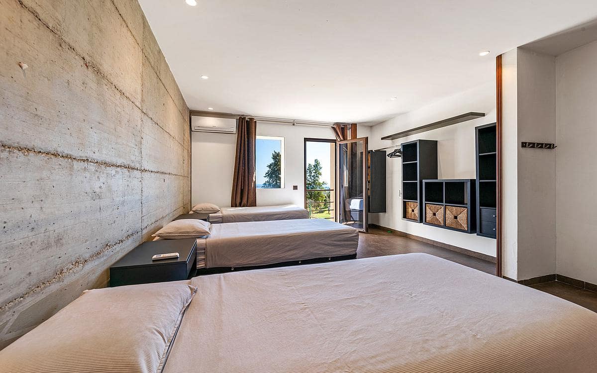 8 soverom Villa til salgs i New Golden Mile med svømmebasseng garasje - € 3 750 000 (Ref: 9182744)