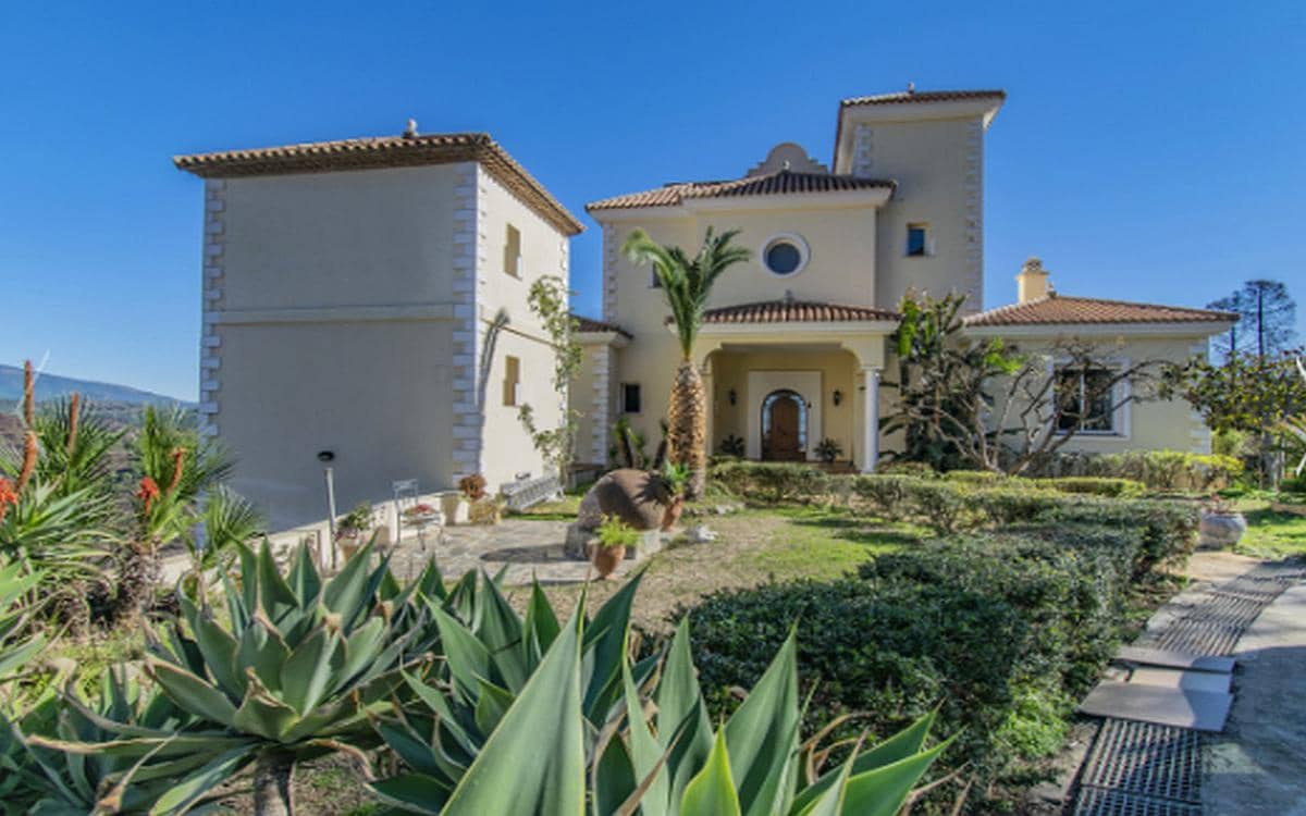 7 slaapkamer Villa te koop in Estepona met zwembad garage - € 2.500.000 (Ref: 9182745)