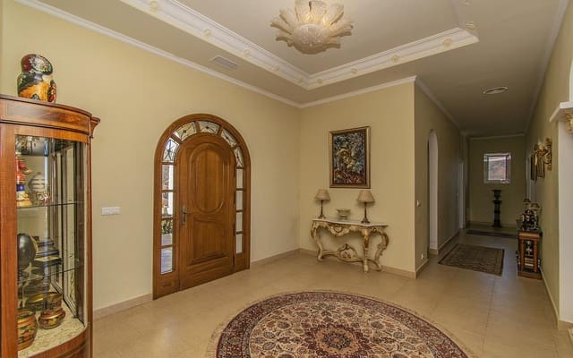 7 sypialnia Willa na sprzedaż w Zona Calvario, Estepona z basenem garażem - 2 500 000 € (Ref: 9182745)