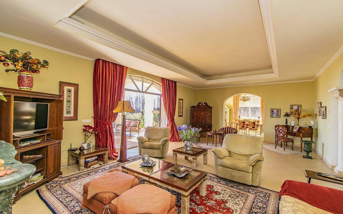 7 slaapkamer Villa te koop in Estepona met zwembad garage - € 2.500.000 (Ref: 9182745)