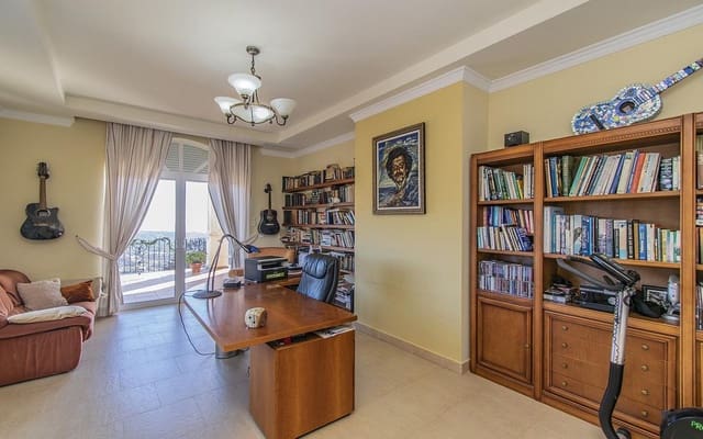 7 sypialnia Willa na sprzedaż w Zona Calvario, Estepona z basenem garażem - 2 500 000 € (Ref: 9182745)