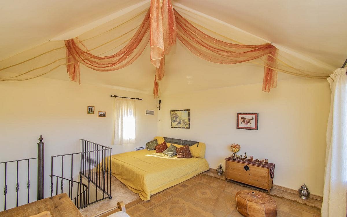 7 slaapkamer Villa te koop in Estepona met zwembad garage - € 2.500.000 (Ref: 9182745)