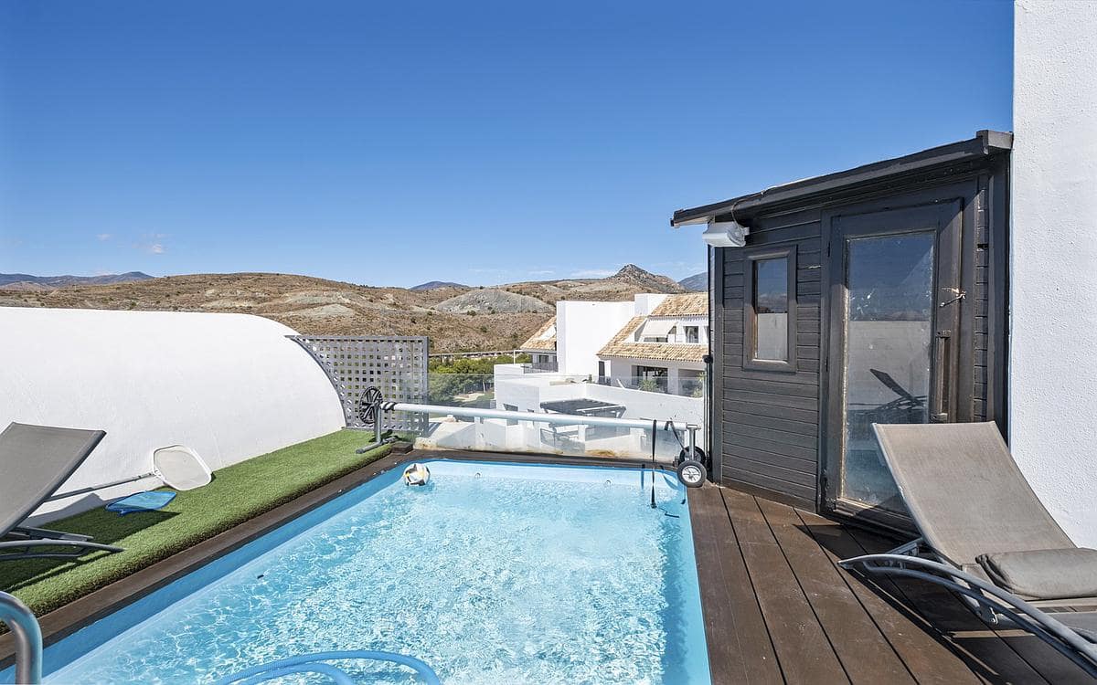 3 sypialnia Apartament na sprzedaż w Benahavis z basenem - 1 075 000 € (Ref: 9182746)