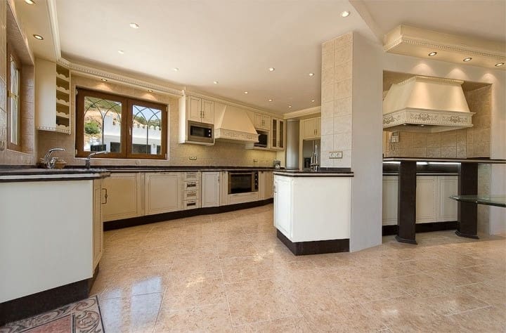 10 slaapkamer Villa te koop in Alhaurin el Grande met zwembad - € 2.500.000 (Ref: 9182755)