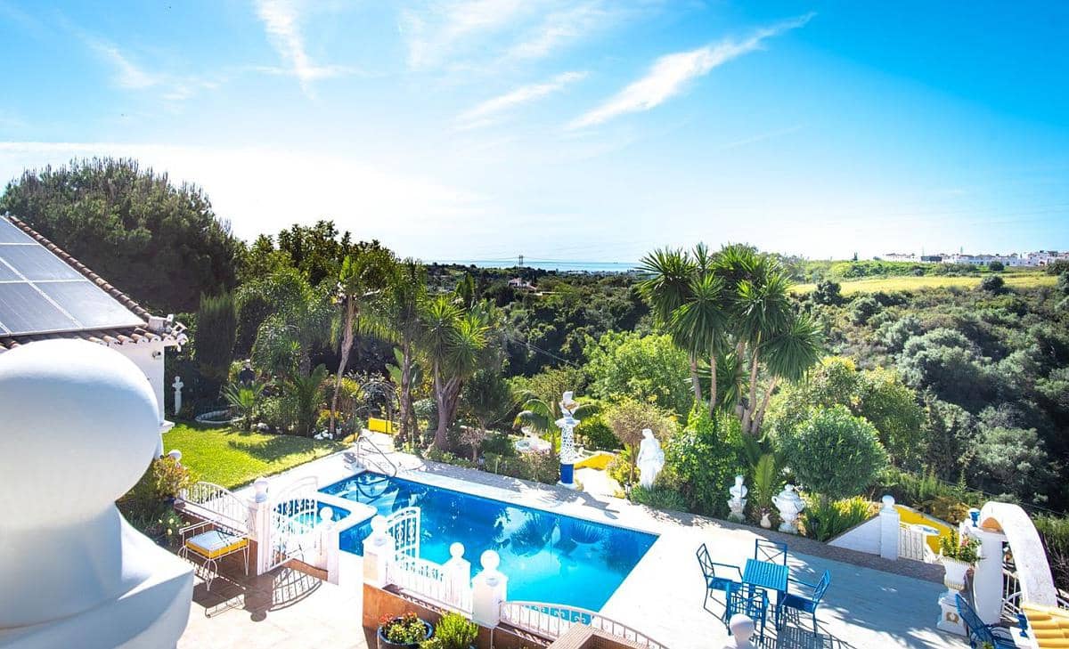 4 soverom Villa til salgs i Estepona med svømmebasseng - € 1 195 000 (Ref: 9182771)