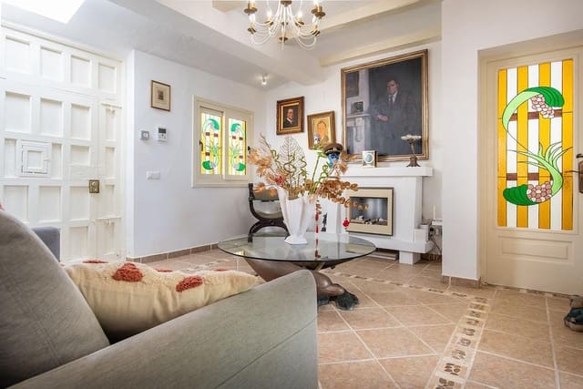 4 soverom Villa til salgs i Zona Calvario, Estepona med svømmebasseng - € 1 195 000 (Ref: 9182771)