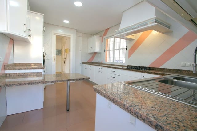 6 slaapkamer Penthouse te koop in Fuengirola met zwembad - € 785.000 (Ref: 9182798)