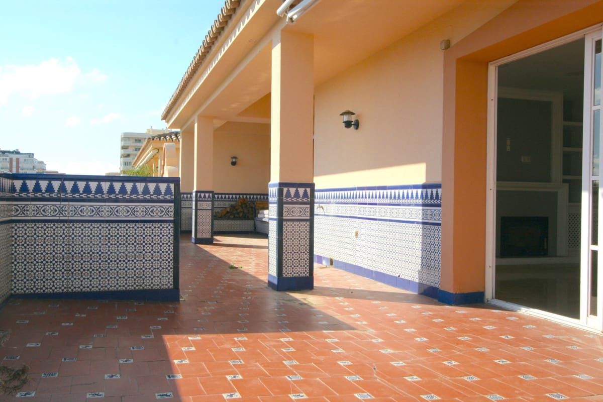 6 slaapkamer Penthouse te koop in Fuengirola met zwembad - € 785.000 (Ref: 9182798)