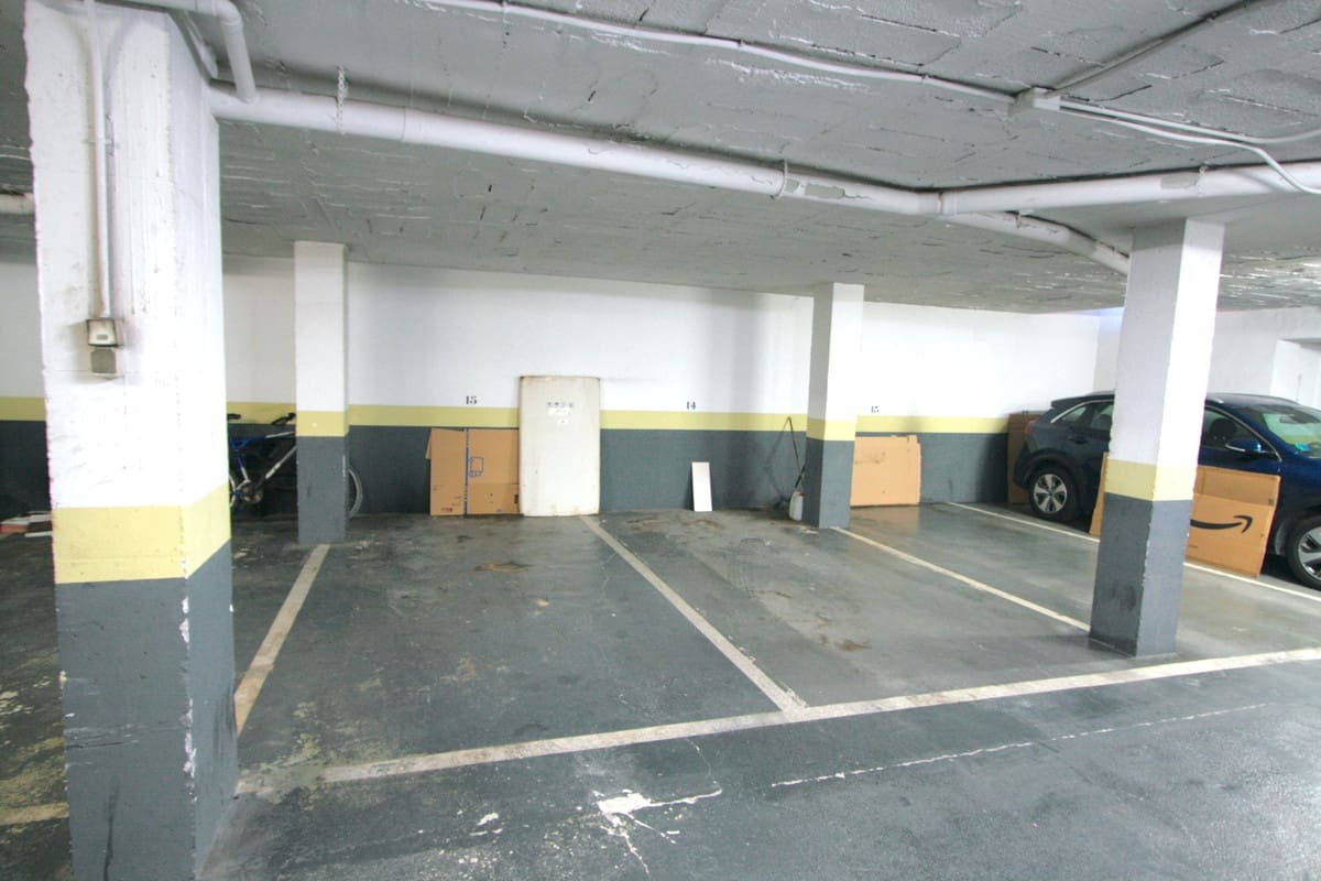 6 slaapkamer Penthouse te koop in Fuengirola met zwembad - € 785.000 (Ref: 9182798)