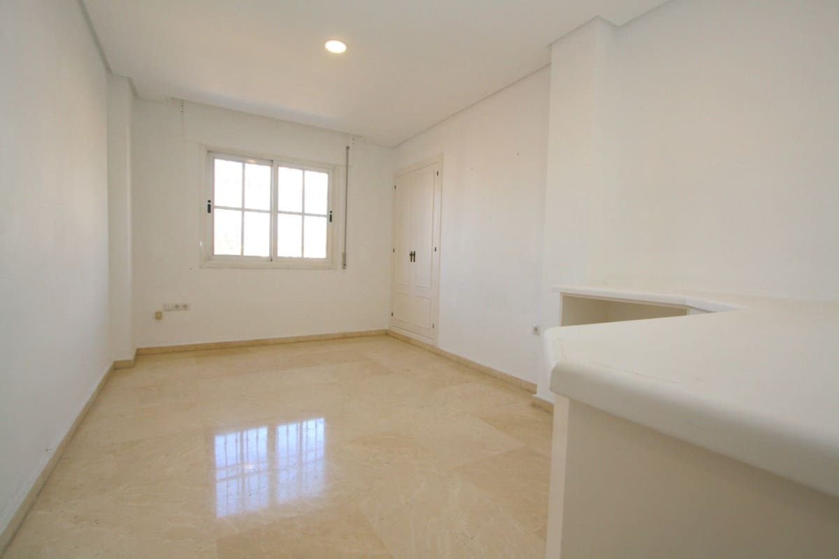 6 sypialnia Penthouse na sprzedaż w Fuengirola z basenem - 785 000 € (Ref: 9182798)