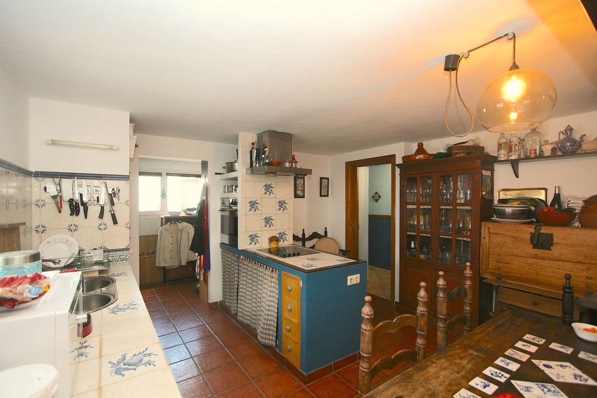 4 soveværelse Villa til salg i Mijas Costa med swimmingpool - € 1.680.000 (Ref: 9182807)