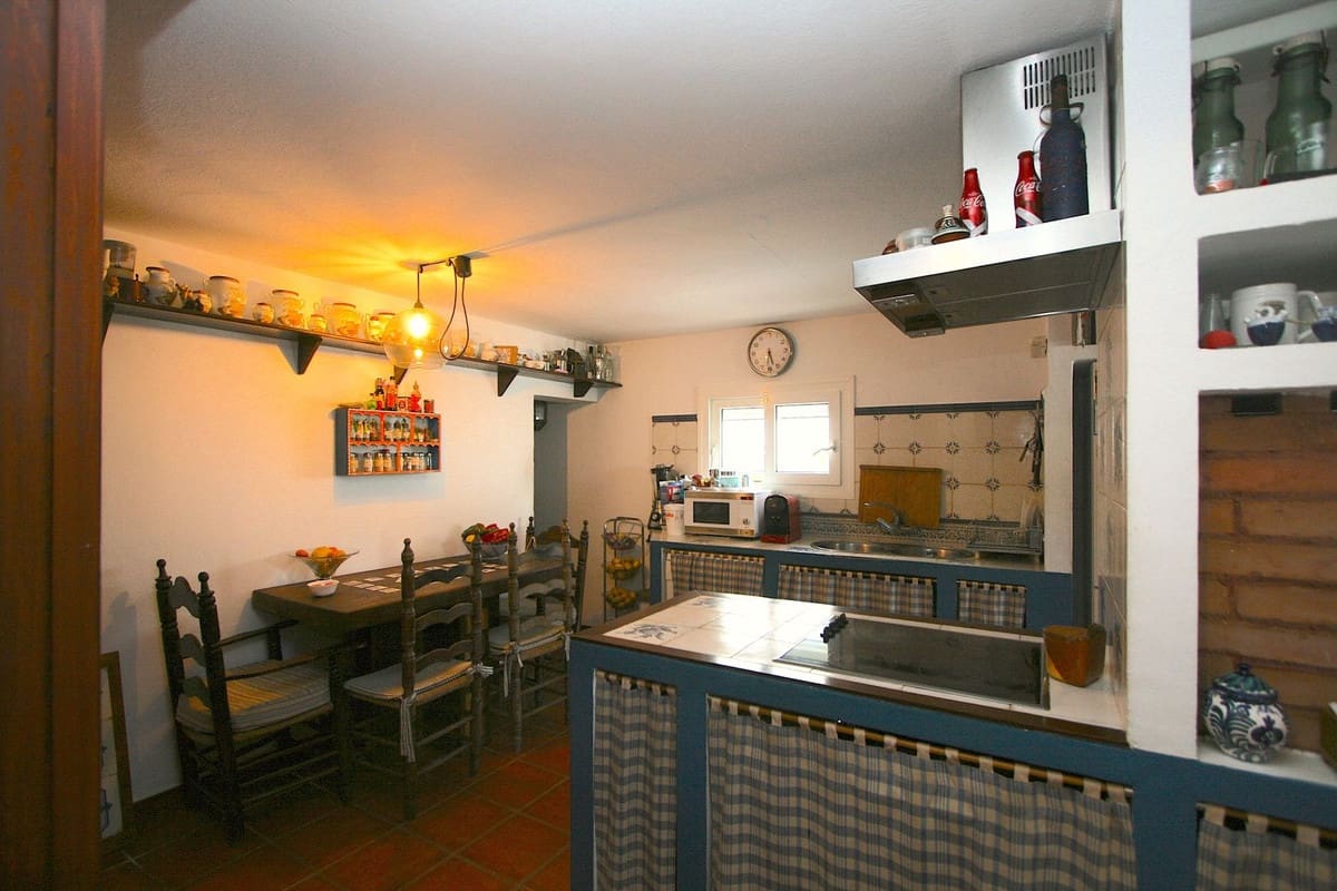 4 soveværelse Villa til salg i Mijas Costa med swimmingpool - € 1.680.000 (Ref: 9182807)