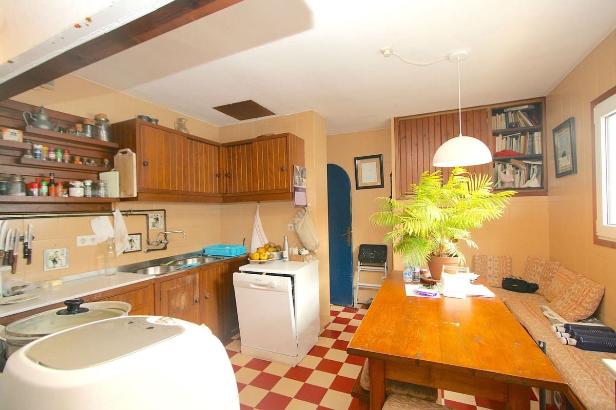 4 soveværelse Villa til salg i Mijas Costa med swimmingpool - € 1.680.000 (Ref: 9182807)