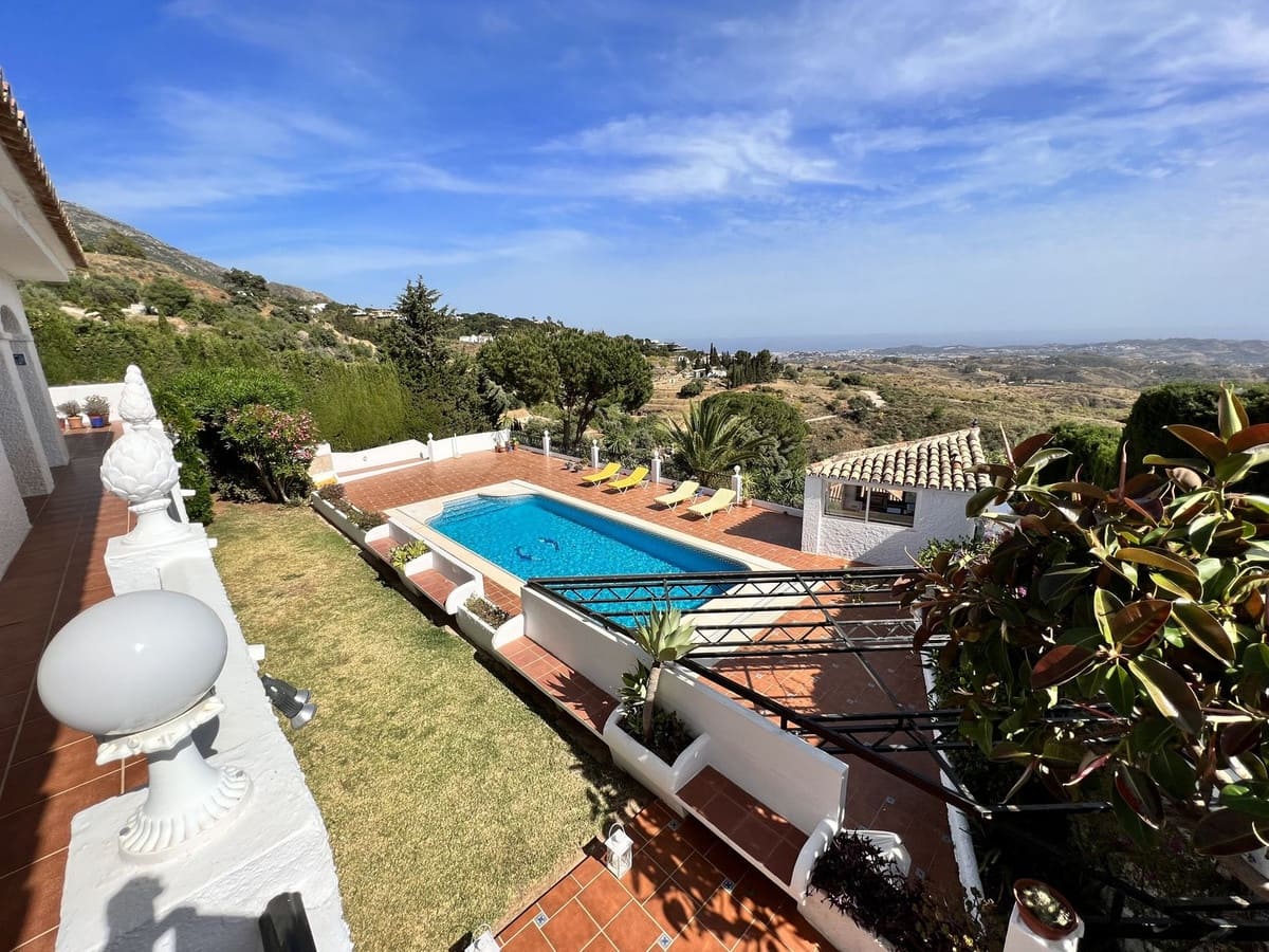 4 soverom Villa til salgs i Mijas med svømmebasseng - € 899 000 (Ref: 9182874)