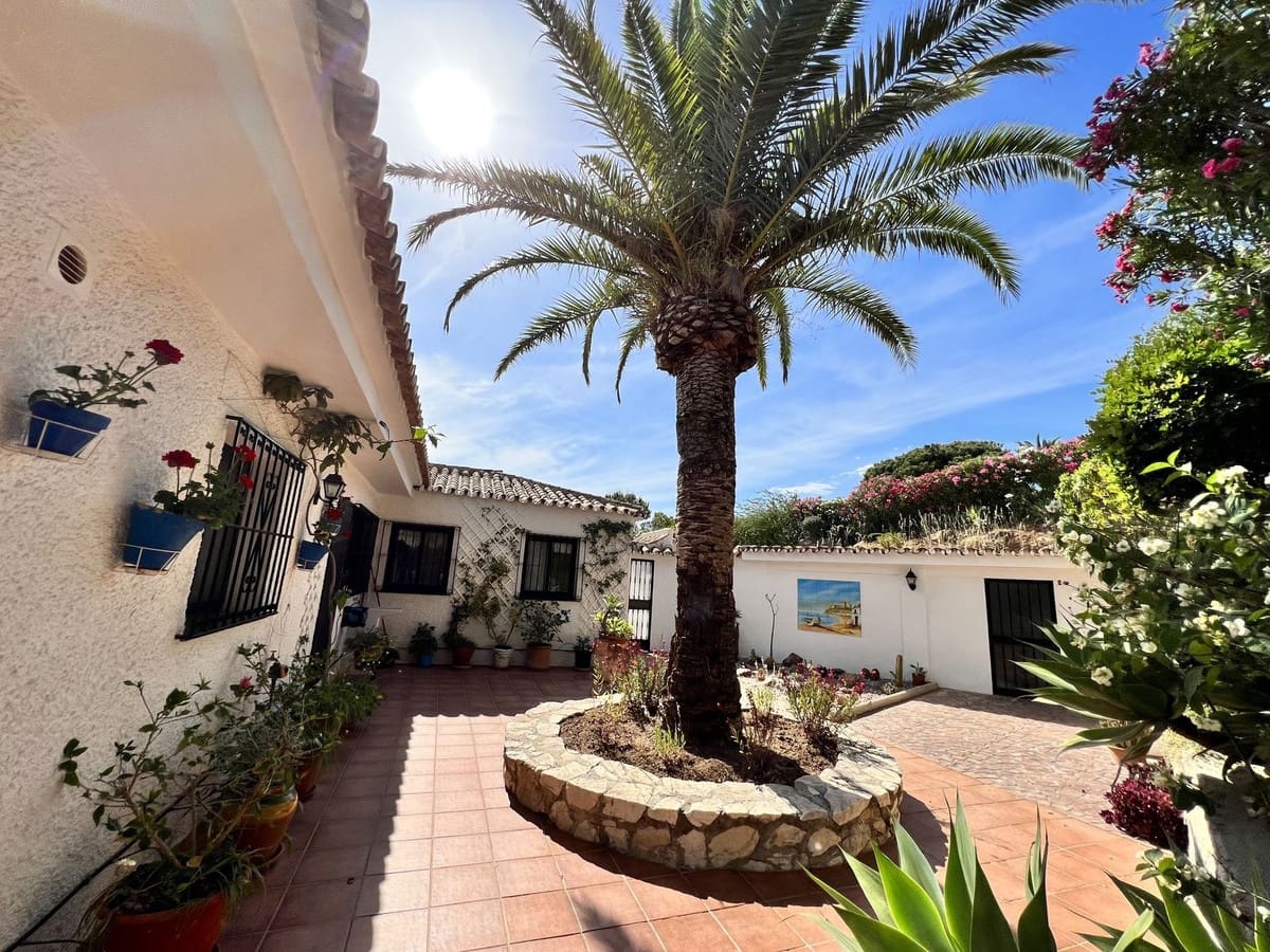 4 soverom Villa til salgs i Mijas med svømmebasseng - € 899 000 (Ref: 9182874)