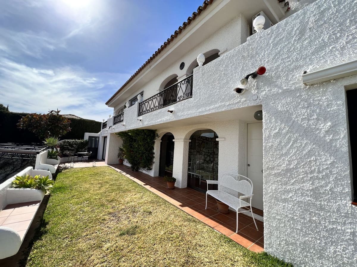 4 soverom Villa til salgs i Mijas med svømmebasseng - € 899 000 (Ref: 9182874)