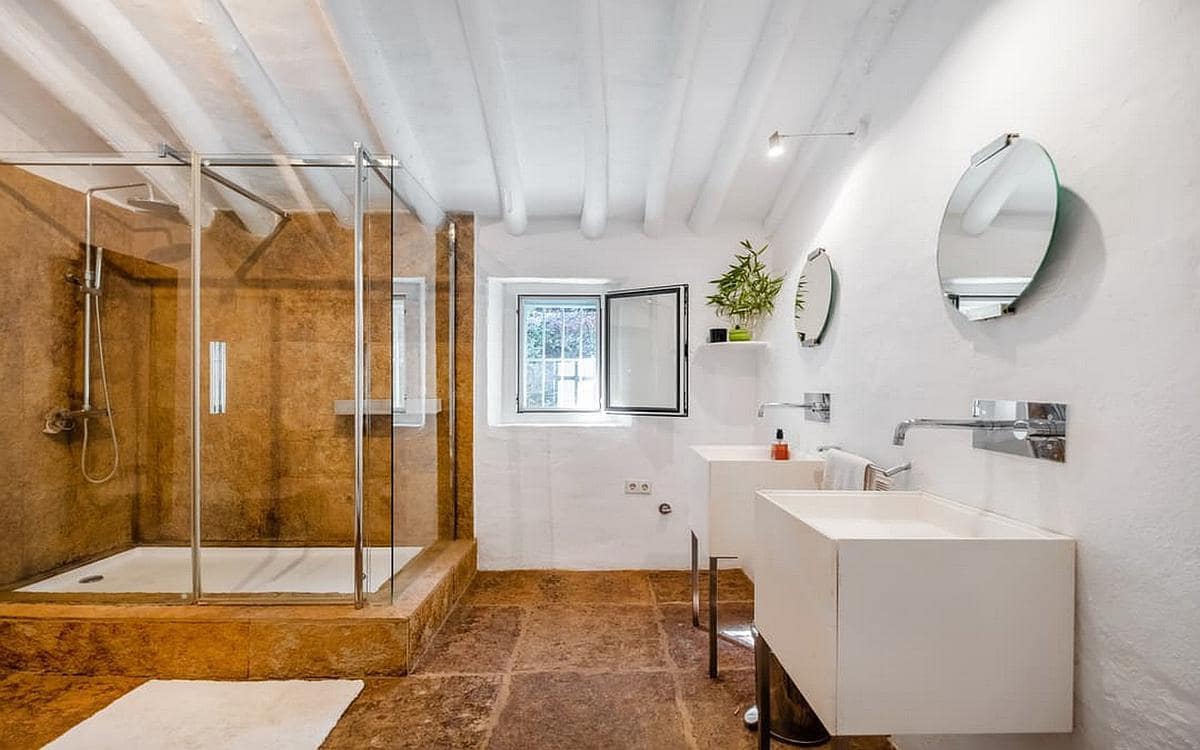 4 makuuhuone Maalaistalo myytävänä paikassa Coin - 990 000 € (Ref: 9182906)