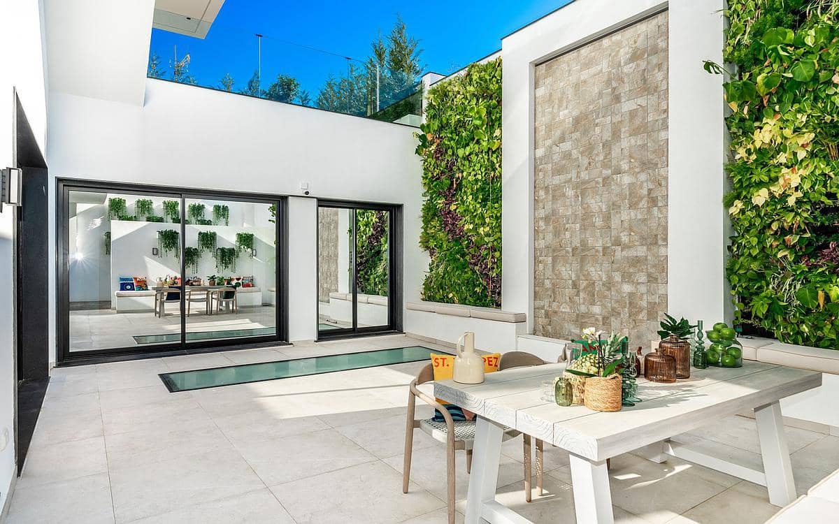 5 soverom Villa til salgs i Marbella med garasje - € 4 995 000 (Ref: 9182910)