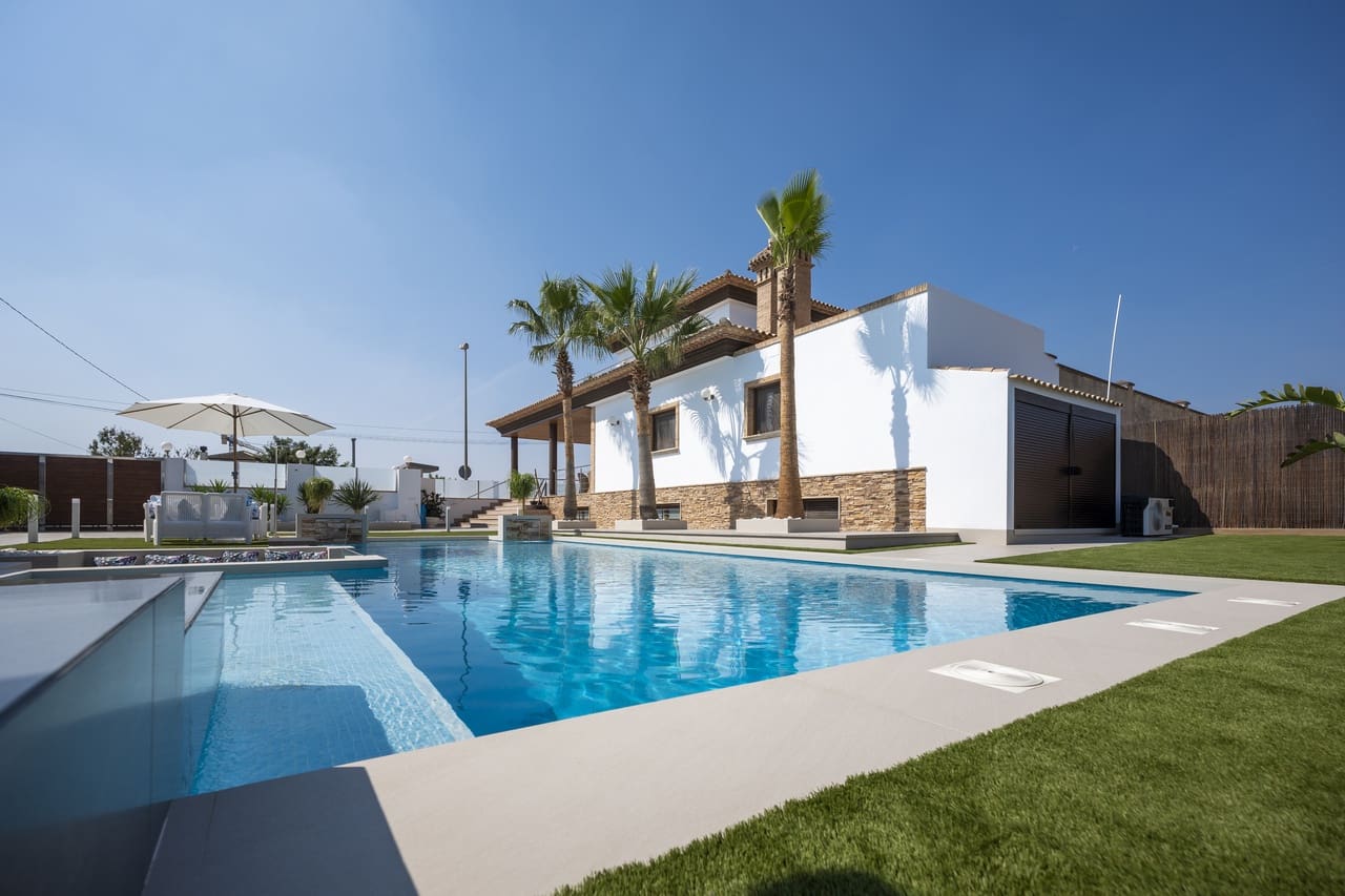 4 soveværelse Villa til salg i Avileses med swimmingpool - € 1.350.000 (Ref: 9182917)