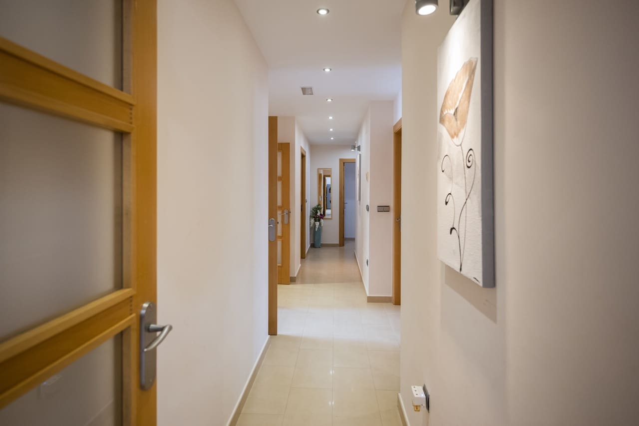 4 soveværelse Villa til salg i Avileses med swimmingpool - € 1.350.000 (Ref: 9182917)