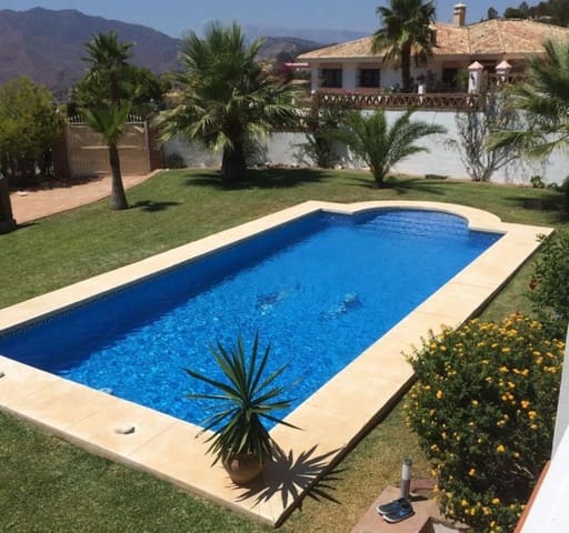 4 bedroom Villa for sale in Valtocado, Mijas with pool - € 1,300,000 (Ref: 9182934)